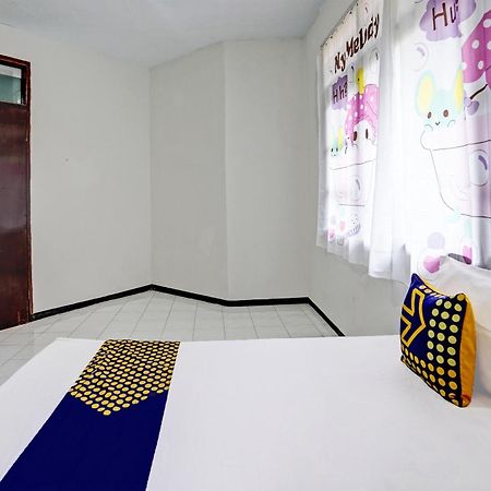 Spot On 92388 Villa Segi Delapan Prigen Exterior photo