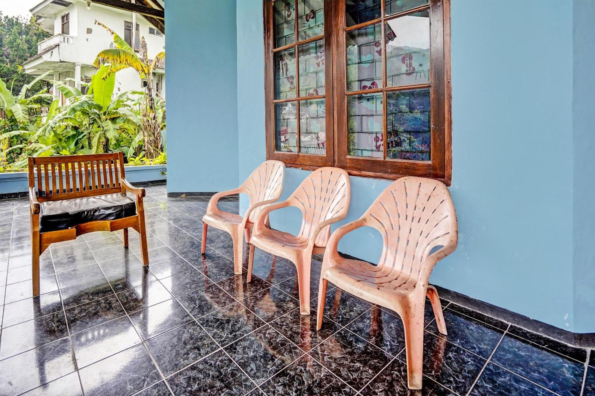 Spot On 92388 Villa Segi Delapan Prigen Exterior photo