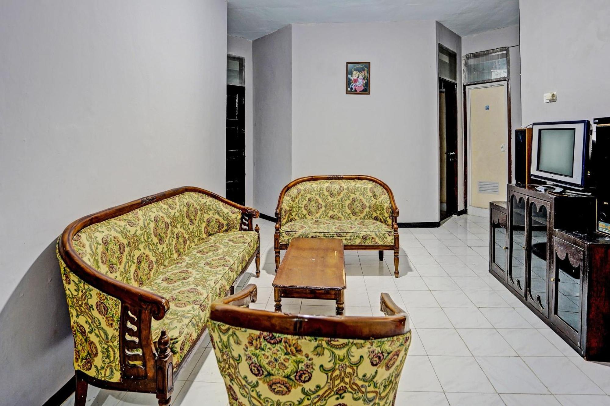 Spot On 92388 Villa Segi Delapan Prigen Exterior photo